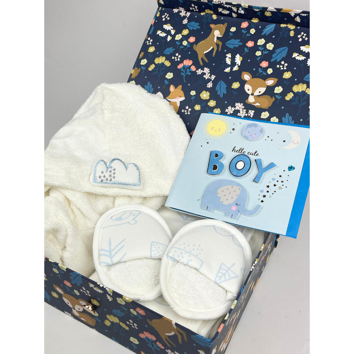 Baby Geschenkset zum 1. Geburtstag oder zur Geburt – 4-teiliges Badeset mit Bademantel, Kapuzenhandtuch, Waschhandschuh und Hausschuhen in rosa Geschenkbox