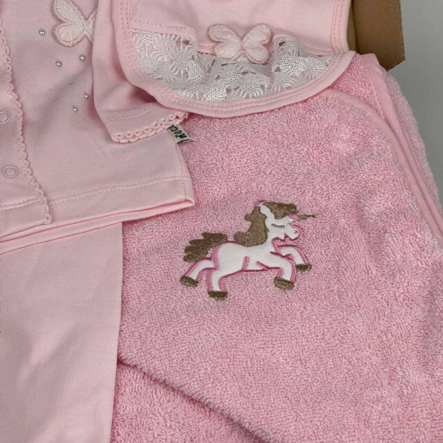Babygeschenk_mädchen_Kapuzentuch_erstausstattung.jpg
